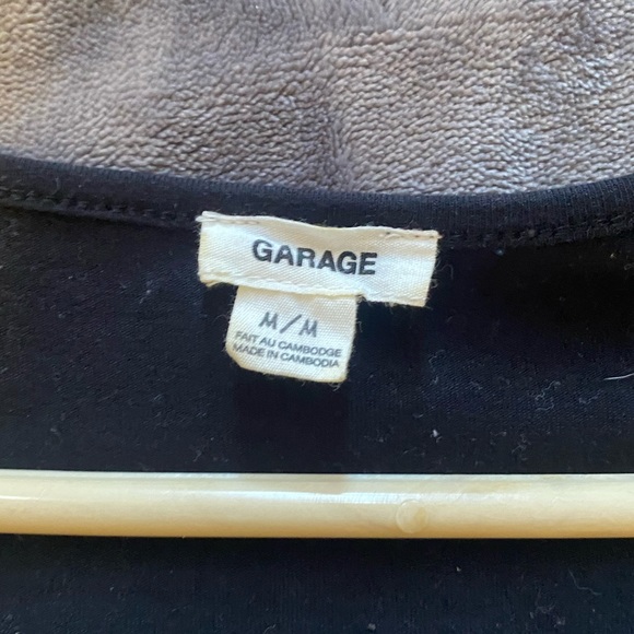 Black garage cross tie up top size medium - Picture 3 of 3